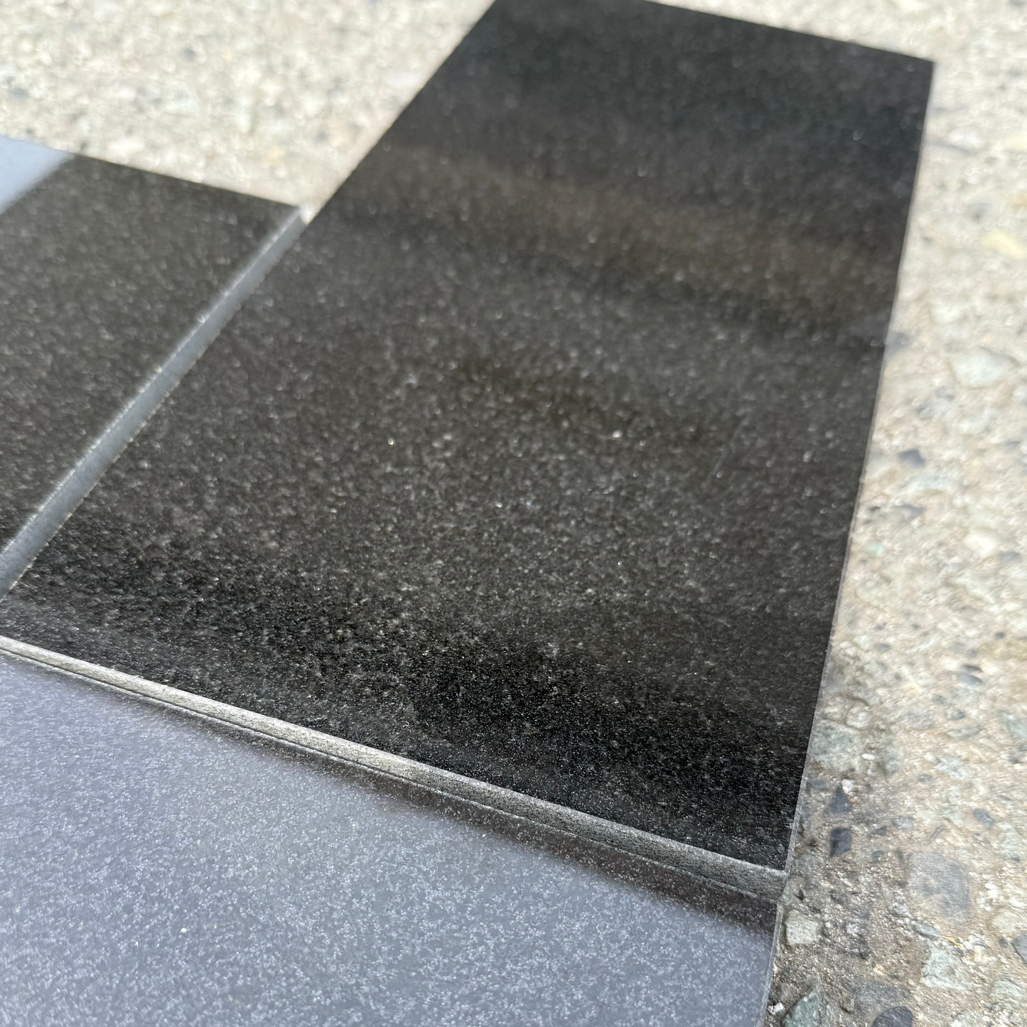 御影石「山西黒」中国産天然 本磨き仕上げ(135×300mm)