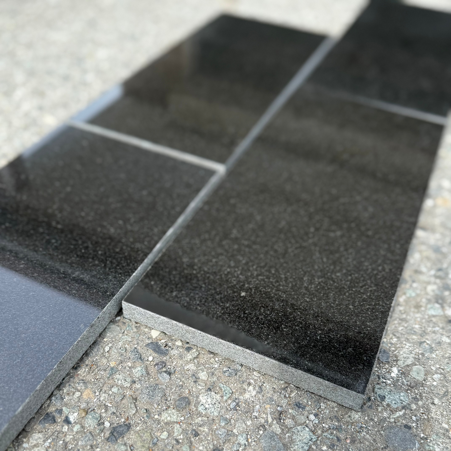 御影石「山西黒」中国産天然 本磨き仕上げ(135×300mm)