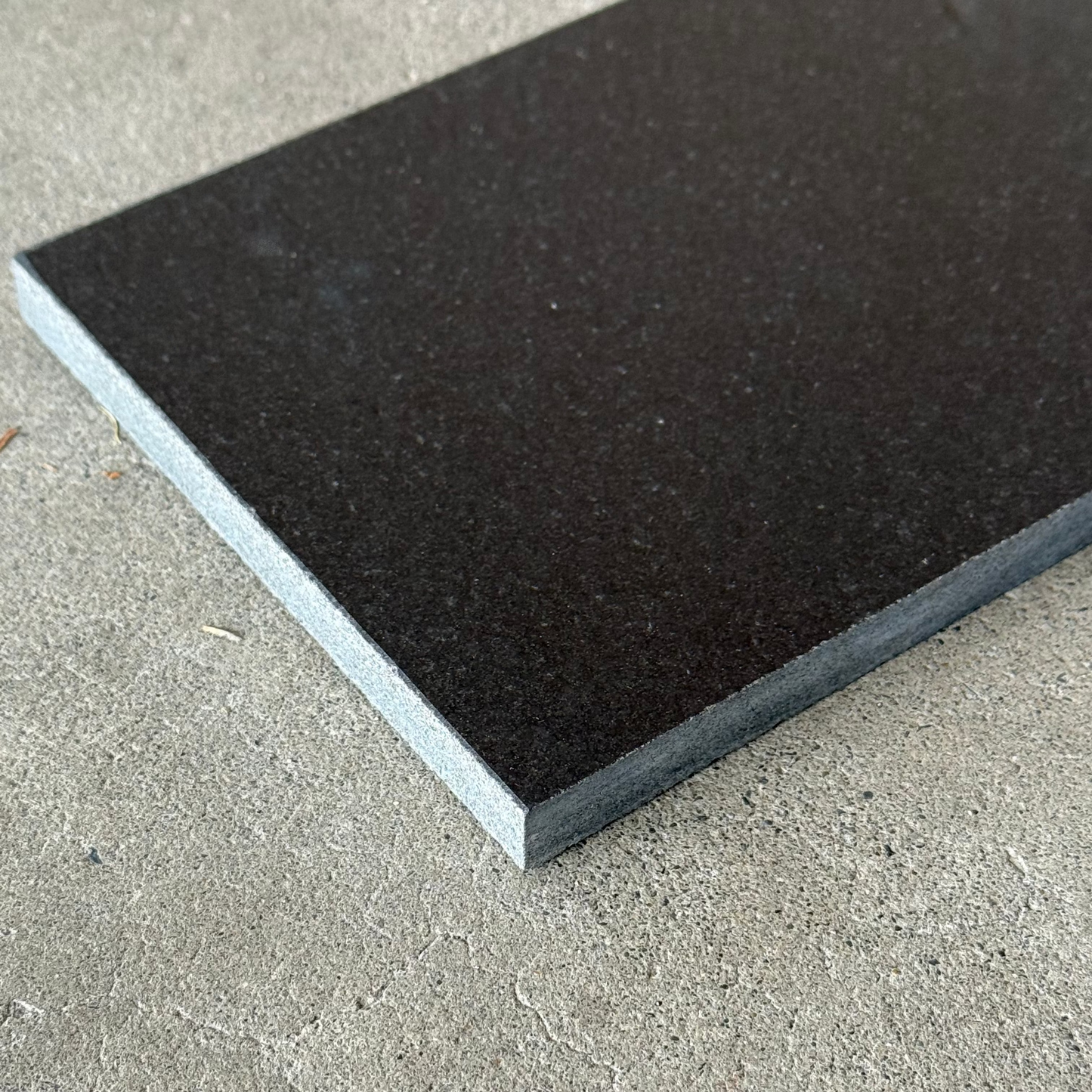 御影石「山西黒」中国産天然 本磨き仕上げ(135×300mm)