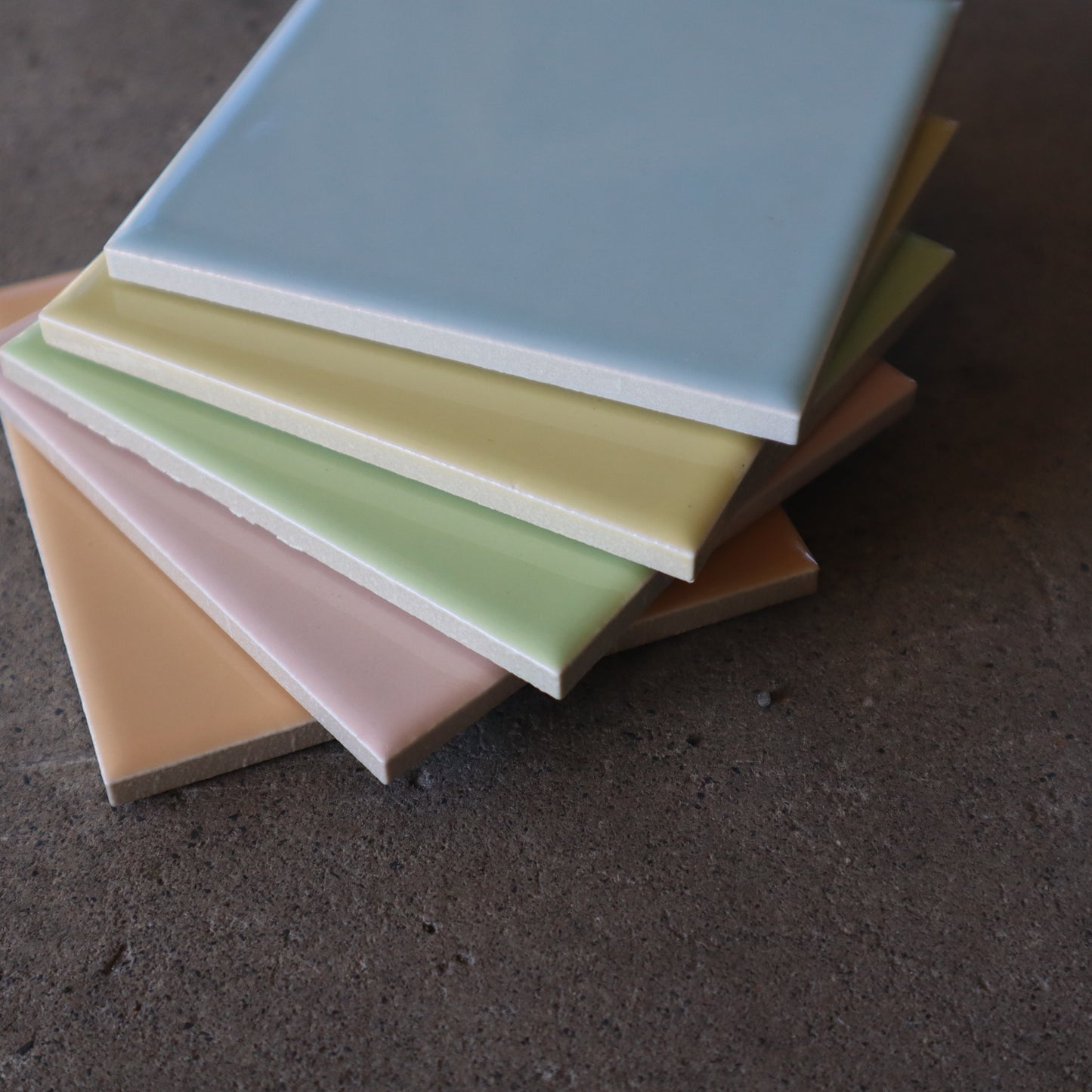 ジキーナ【LIXIL】100角タイル｜屋内壁タイル・浴室壁タイルJIN-100NETシリーズ｜デッドストック (コピー)