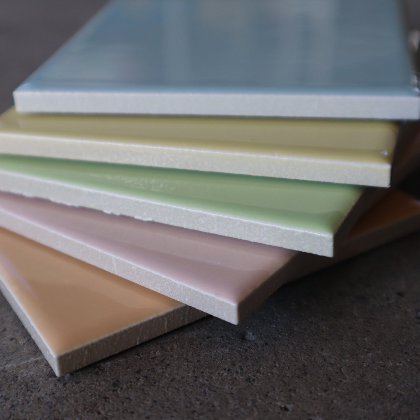 ジキーナ【LIXIL】100角タイル｜屋内壁タイル・浴室壁タイルJIN-100NETシリーズ｜デッドストック (コピー)