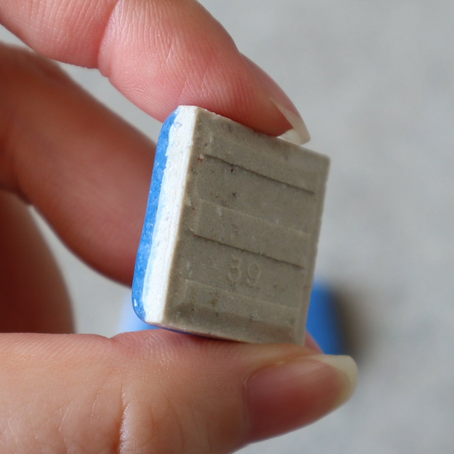 22.5mm角タイル【X-iS エクシィズ】ギヤマンモザイク　青YC-172｜リビング・玄関・洗面など屋内壁に