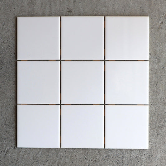 半磁器タイル 100角タイル 平【TOTO】内装壁タイル イベル （薄いピンクグレー）AA10#32｜廃盤品