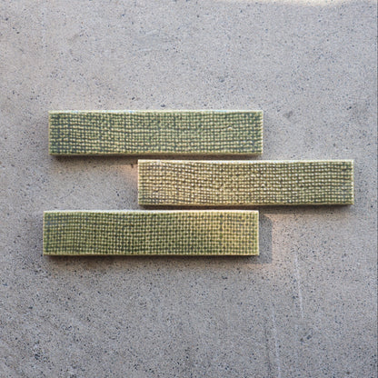 寿草 ジュソウ【アルキ・オーナメント】 JSO-403｜布目デザインタイル｜デッドストックタイル｜廃盤品