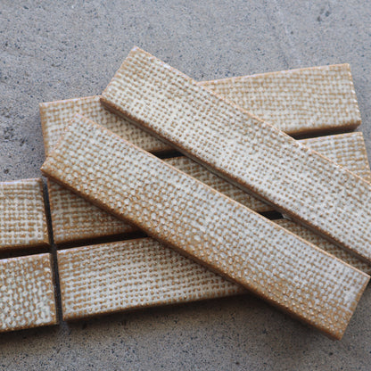 寿草 ジュソウ【アルキ・オーナメント】 JSO-403｜布目デザインタイル｜デッドストックタイル｜廃盤品