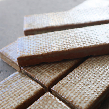 寿草 ジュソウ【アルキ・オーナメント】 JSO-403｜布目デザインタイル｜デッドストックタイル｜廃盤品