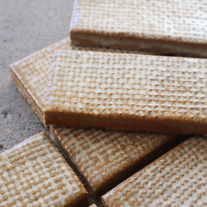 寿草 ジュソウ【アルキ・オーナメント】 JSO-403｜布目デザインタイル｜デッドストックタイル｜廃盤品