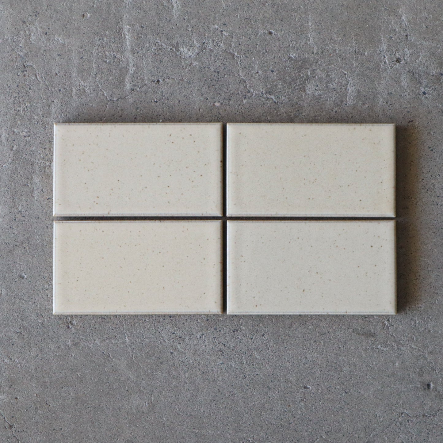 タイタン 小口平【sanwa】 TI-20｜デッドストックタイル