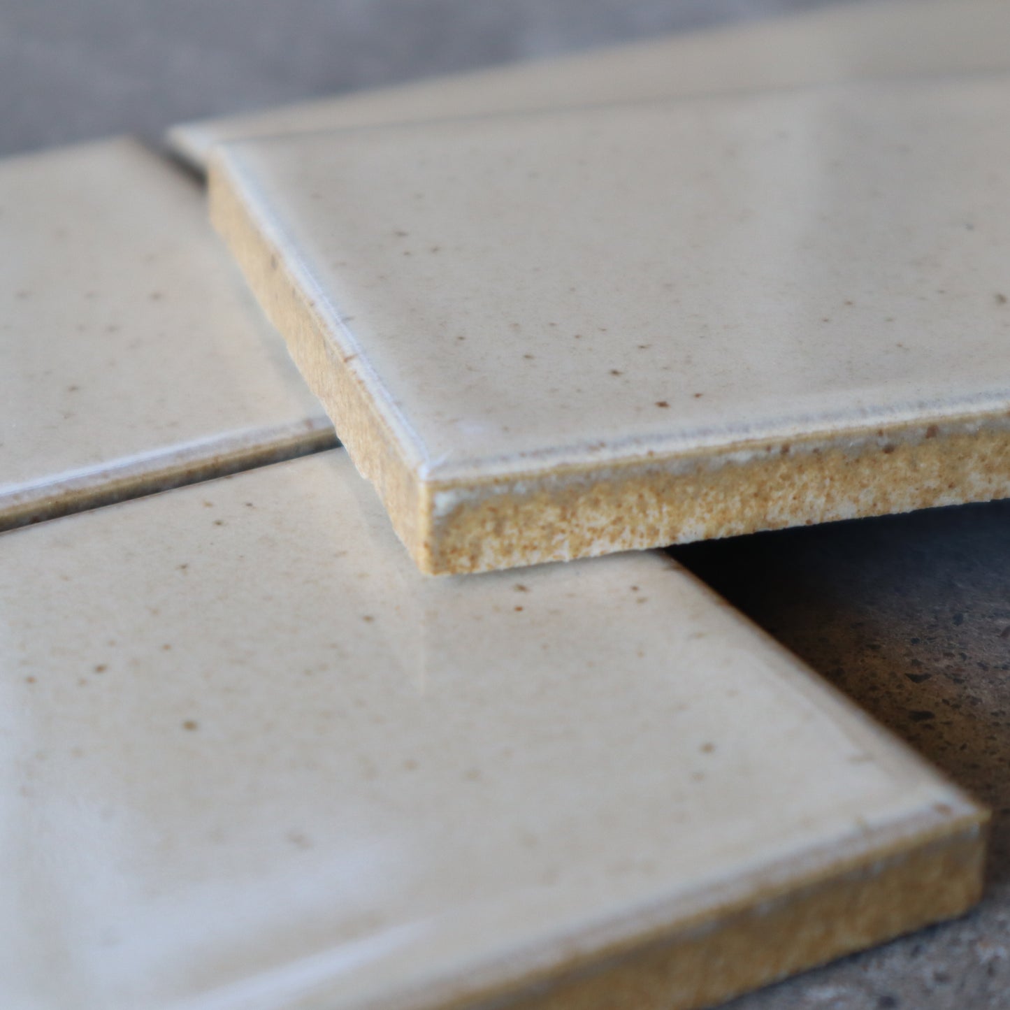 タイタン 小口平【sanwa】 TI-20｜デッドストックタイル