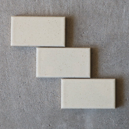 タイタン 小口平【sanwa】 TI-20｜デッドストックタイル