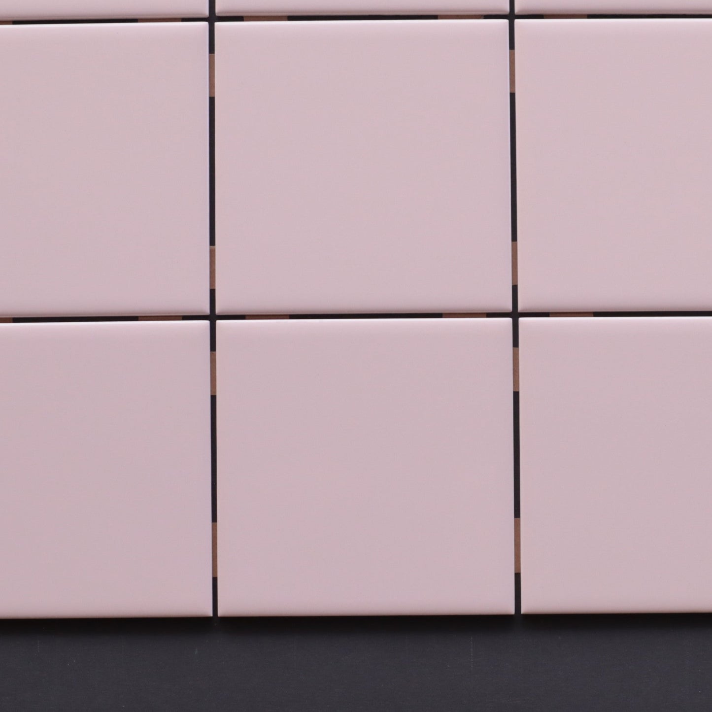 半磁器タイル 100角タイル 平【TOTO】内装壁タイル イベル （淡いピンク）AA10#22｜廃盤品