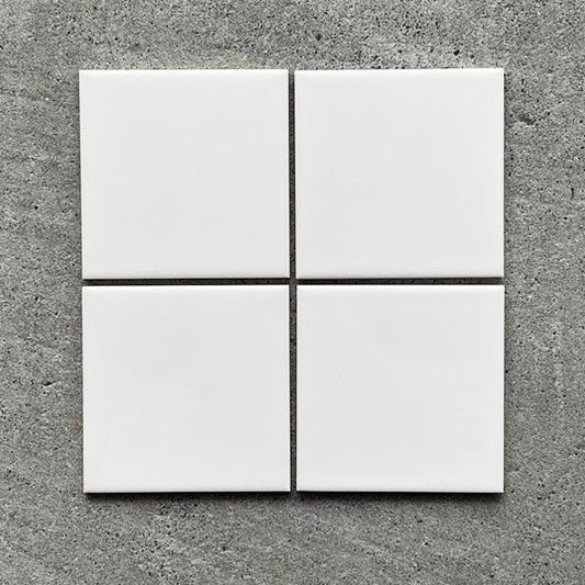 半磁器タイル 100角タイル 平【TOTO】内装壁タイル イベル （淡いベージュ）AA10#41｜廃盤品