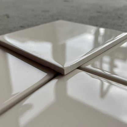 半磁器タイル 100角タイル 平【TOTO】内装壁タイル イベル （淡いベージュ）AA10#41｜廃盤品